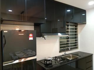 LUXURY STAY - 2 ROOMS with CONDO Facility - Mount Austin JB - SPECIAL OFFER - 8