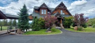 Grand Getaway at Green Bluff - 0