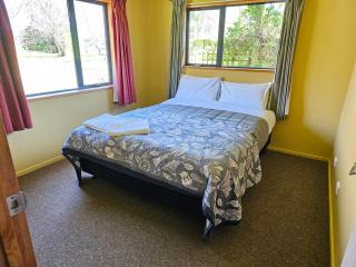 Te Anau Farm Cottage - 4