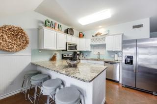 Pirates Bay #118 The LUV Shack poolfront townhome - Port Aransas - 9