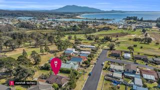 Bermagui Breeze Holiday House 5 bedroom 18-20 Mumbulla Street - Bermagui - Bermagui - 8