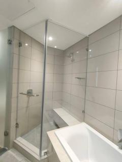 Spacious 2BR APT Near Sandton City -No Loadshedding - 1