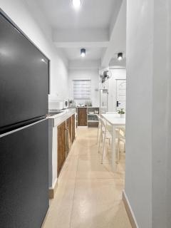 Fully Furnished 1BR with Kitchen - 20 secs walk to the Beach - Newly Renovated - 6