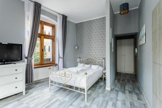 Functional and Comfortable Very Berry Studios in Poznań by Noclegi Renters - Poznań - 2