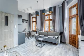 Functional and Comfortable Very Berry Studios in Poznań by Noclegi Renters - Poznań - 8
