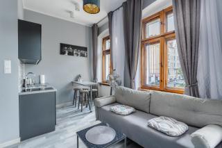 Functional and Comfortable Very Berry Studios in Poznań by Noclegi Renters - Poznań - 5