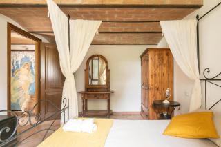 Cottage with private pool - 4