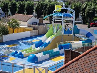 Seaside Holiday Home Inside a Resort - Selsey - 2