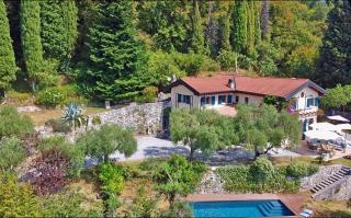 Neu- Villa Ventinove zauberhaft renovierte Landhausvilla mit traumhaftem 180-Seeblick und Park - Gardone Riviera - 9