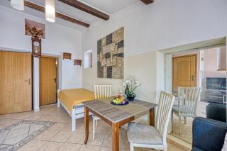 Old Town Apartments in Umag - Umag - 1