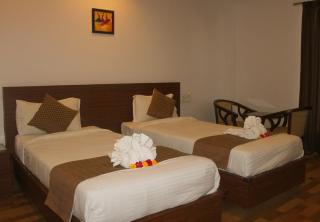 Hotel Peacock Pride - Karīmnagar - 9