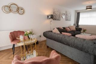 Prenton House, 3BR Close to Liverpool - Birkenhead - 1