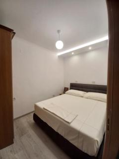 Flowers Guesthouse - Tirana - 6
