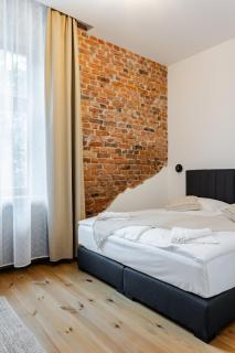 Two Bedroom Very Berry Apartment in Poznań with Desk by Noclegi Renters - Poznan - 9