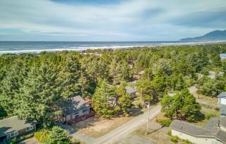 Cabin at the Beach - Meredith Lodging - Rockaway Beach - 8