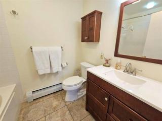 Mt Snow Condo with Pool Mountain Views Half Mile to Mtn - 7