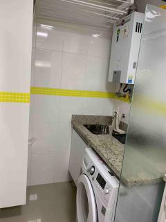 Lindo Apto Guarujá 50m da Praia das Pitangueiras - Guarujá - 7