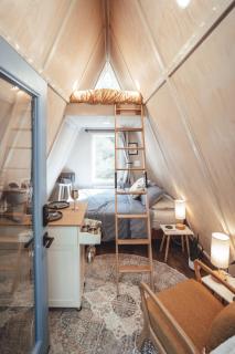Blue Brambler Glamping A-Frame - Rockbridge - 9