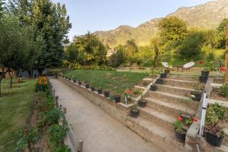LohonoStays White House at Zaznar - Srinagar - 1