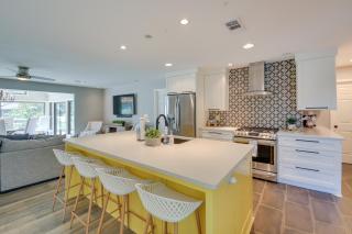 Peaceful Hot Springs Home Deck with Water Views! - 2