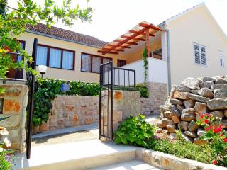 House Lara - Vrboska - 8