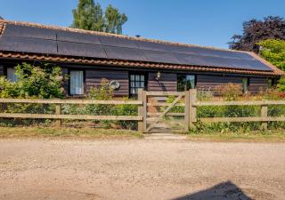 The Cartshed at Farnham Barn - 4