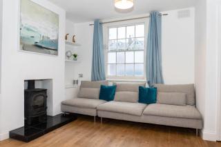 Cheltenham-Cosy 2 Bedroom House-WiFi-Garden-Pets - 4