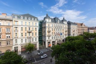 Exclusive & Stylish Central Apartment in the Heart of Budapest - 5