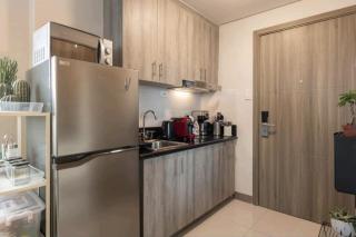 Cozy Penthouse 2BR Suite w Balcony - Amazing Manila Bay View and City Skyline near MOA - Manila - 5