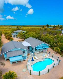 Waterfront Beach Houses with Dock & Heated Pool - Summerland Key - 6