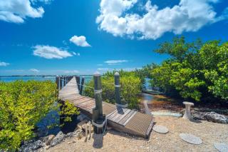 Waterfront Beach Houses with Dock & Heated Pool - Summerland Key - 1