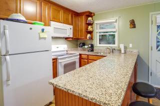 Pet-Friendly Beech Mountain Condo Walk to Slopes! - Beech Mountain - 2