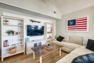 Gorgeous OIB Escape with Dock and Canal View! - Ocean Isle Beach - 5