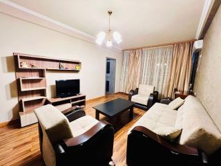 Sunny and Comfort Apartment in City Center, Солнечная и Комфортная Квартира в Центре Города, - 2
