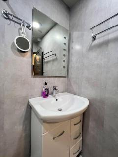 Sunny and Comfort Apartment in City Center, Солнечная и Комфортная Квартира в Центре Города, - 1