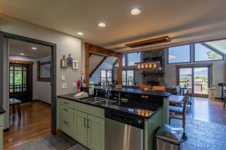 Rockcliff Retreat - Blowing Rock - 2