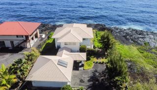 Blue Horizon Ocean Front, entire villa - Keaau - 9