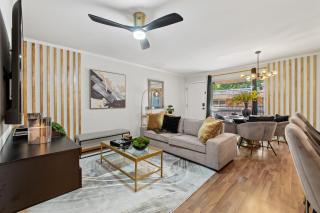 Luxe and Modern Dallas Condo 2 Mi to Highland Park! - Dallas - 7