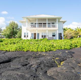 Blue Horizon Ocean Front, entire villa - Keaau - 7