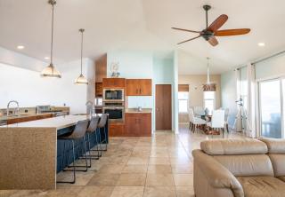 Blue Horizon Ocean Front, entire villa - Keaau - 1