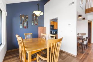 Shagbark Hickory -- 1010 - 1