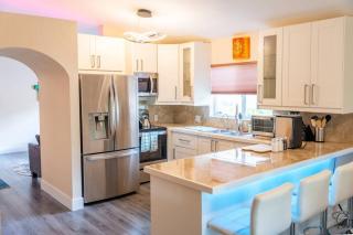 5 min to airport and 15 min to beach! - Fort Lauderdale - 8