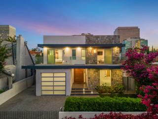 Lindenhurst - Los Angeles - 8