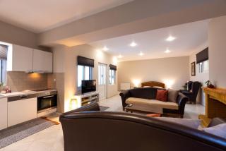 Emma's Airport Studio - 3