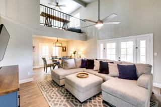 Perfect for Families Spacious Sun Lakes Home! - 0