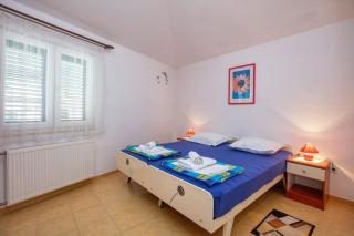 Apartments by the sea Tisno, Murter - 21657 - Tisno - 2