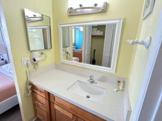 Royal Kuhio 1604 - Spacious Studio with Stunning Mountain Views in the Heart of Waikiki! - Honolulu - 1
