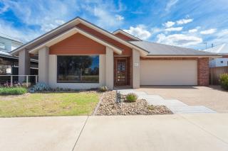 Overlooking the Black Bull Golf Course - Yarrawonga - 9