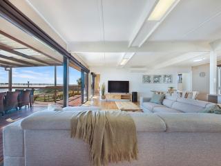 Hogan's Lakehouse - Yarrawonga - 8