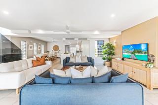 Alex Beach House, 100 steps to the sand, with ocean views - 4